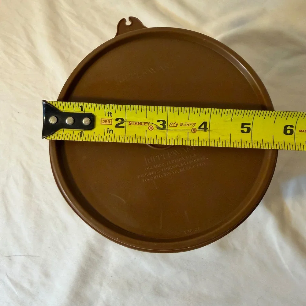 Vintage Tupperware Coffee Canister Brown Round Plastic Airtight Seal 236-26 USA